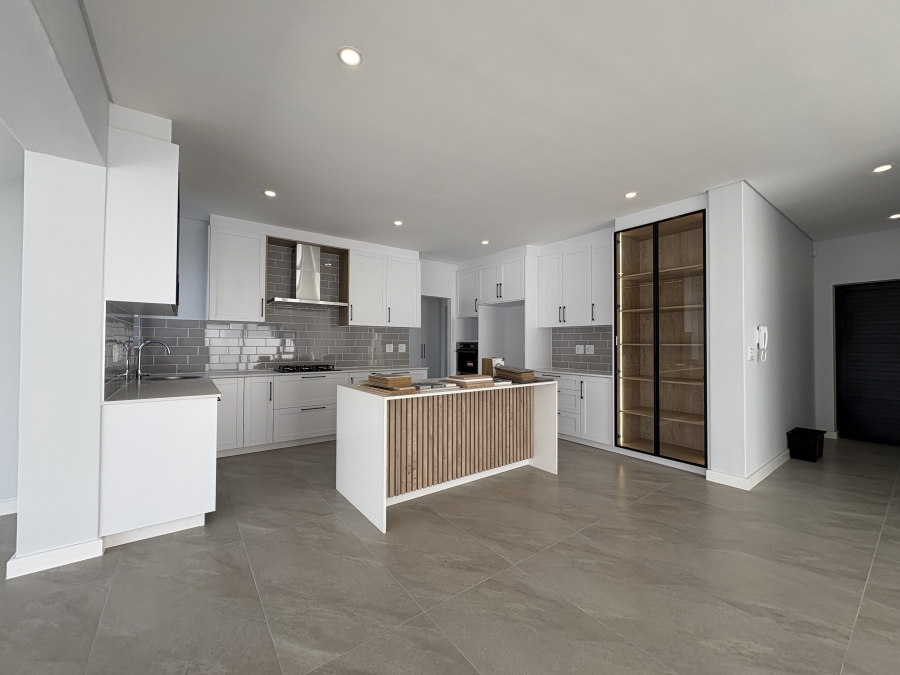 5 Bedroom Property for Sale in Sandown Western Cape